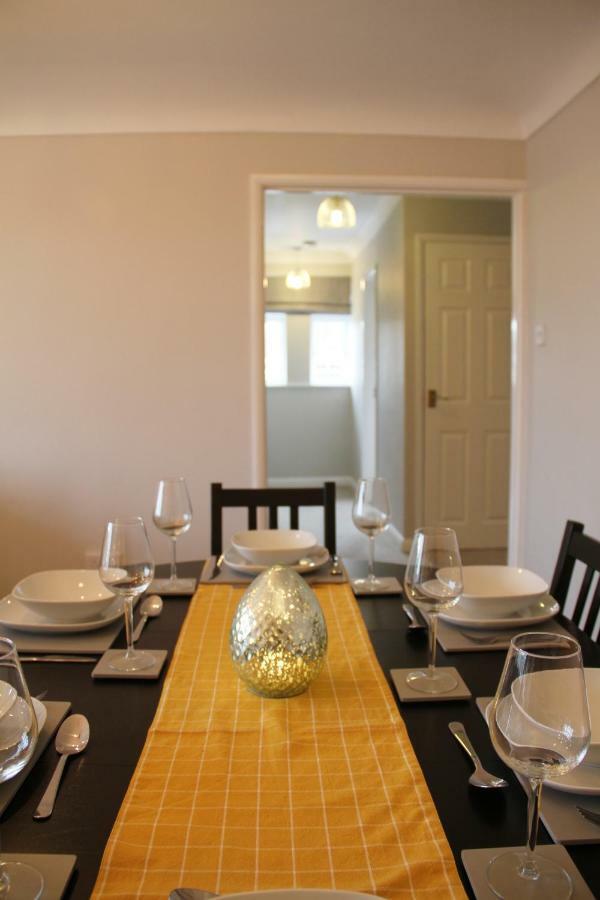 איסטלי Kings Field Maisonette מראה חיצוני תמונה